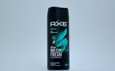 Consigue un cabello más suave y brillante con este spray anti frizz casero